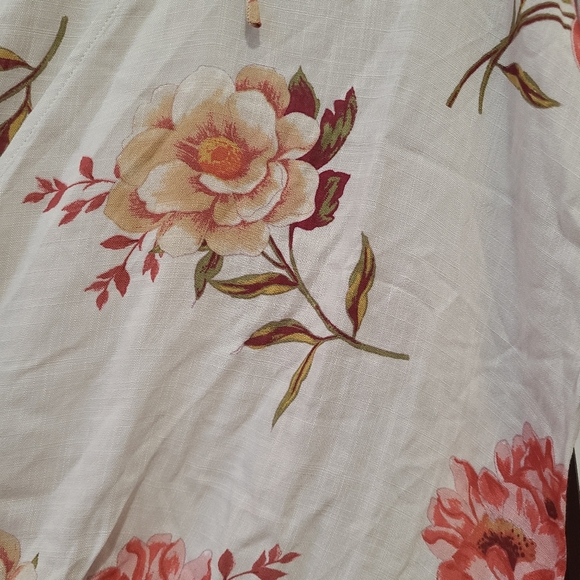 🆕️O'Neill Floral Women's Top - Cream and Pink Floral Blouse NWT - Picture 3 of 9